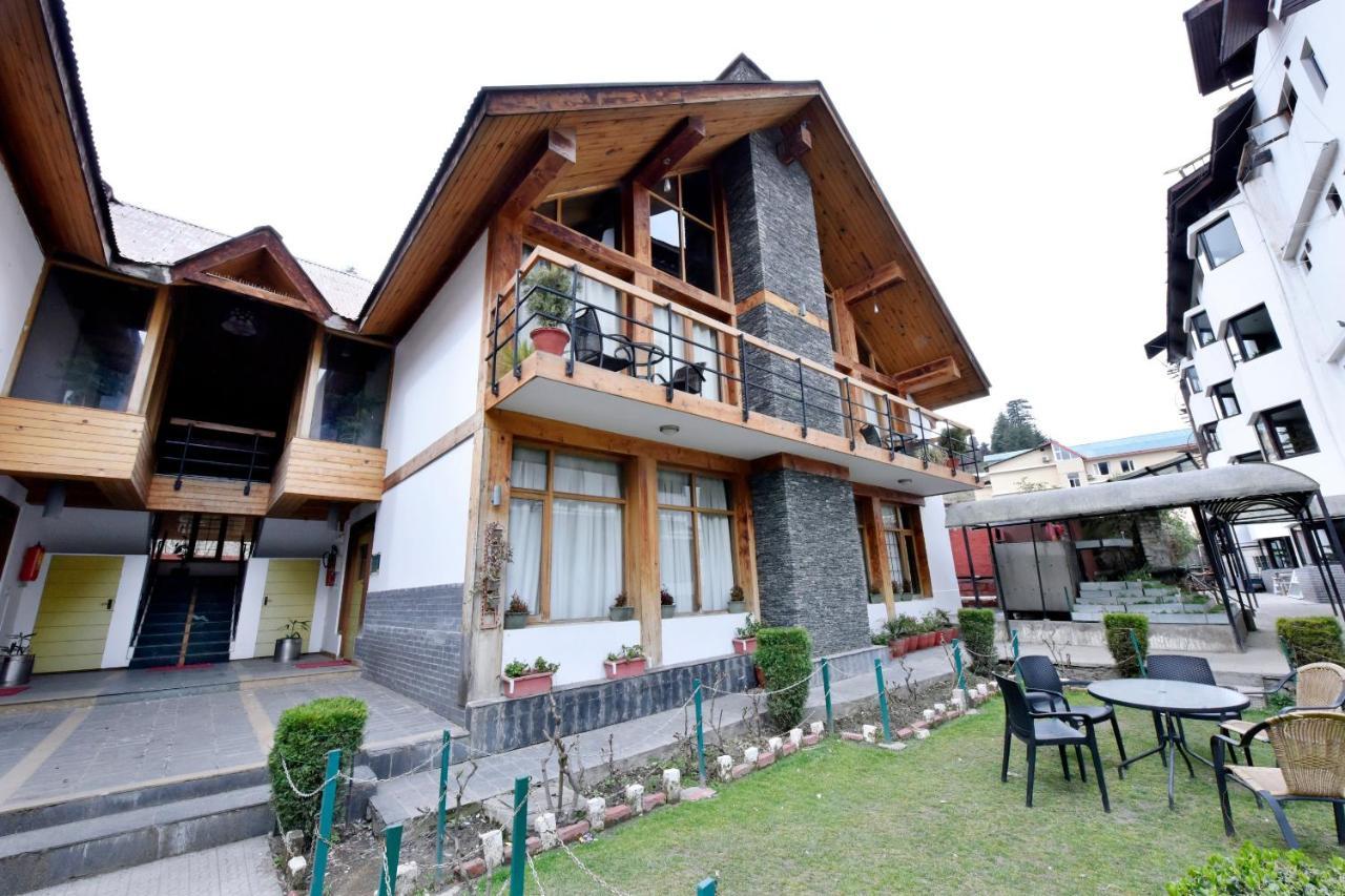 Oyo 12325 River Country Hotel